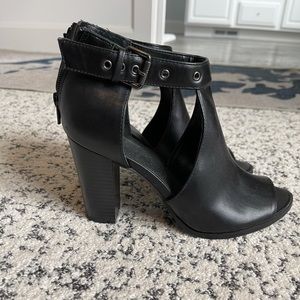 Simply Vera Wang open toe heels